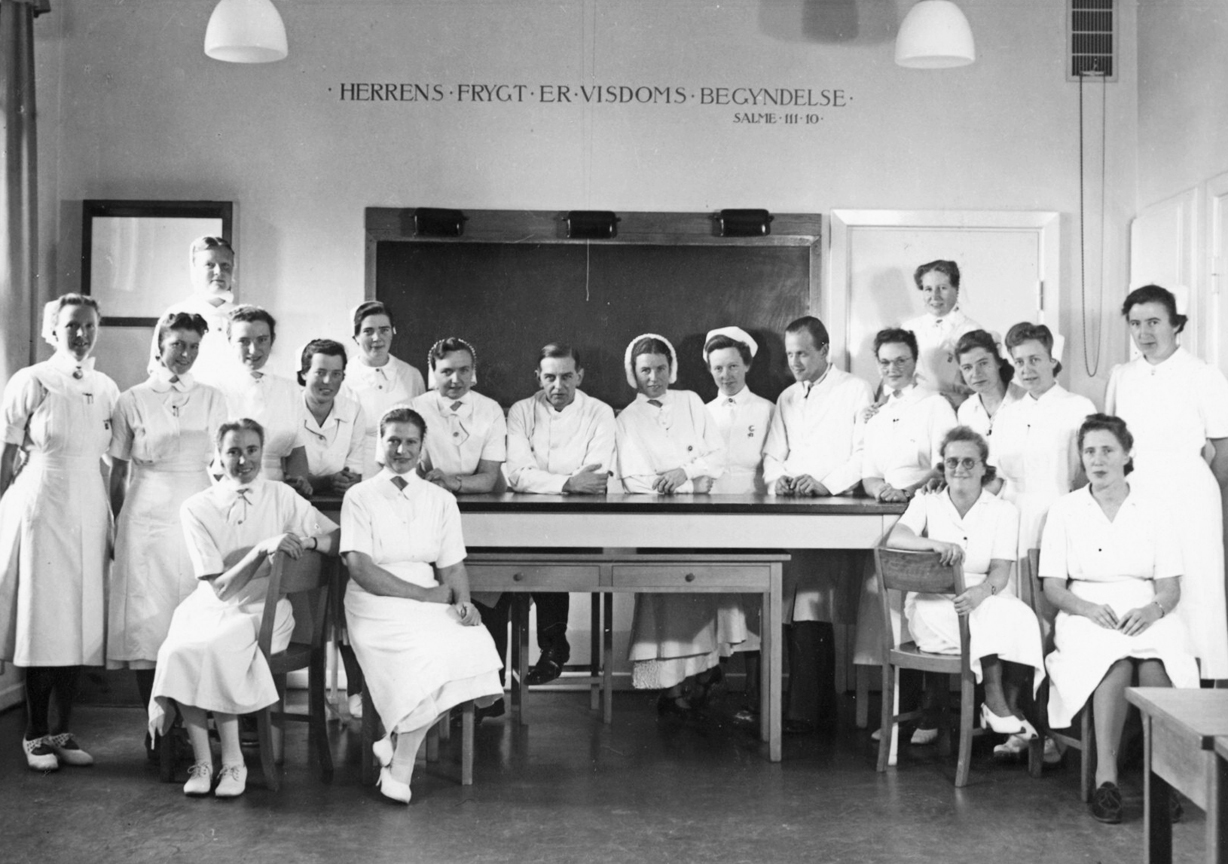 Et historisk billede af sygeplejersker fra 1941.