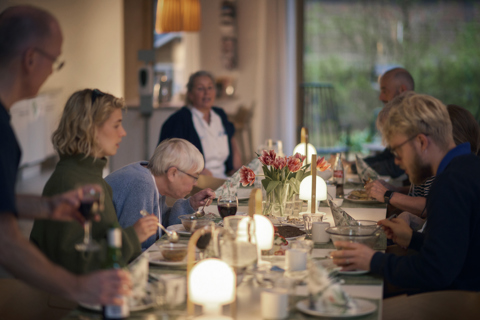 Billedet viser fællesspisning. 
